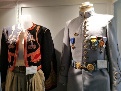 Les deux uniformes de Louis Laude