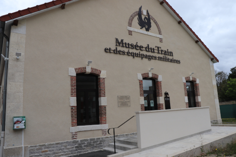 Une délégation des Amis de La Martinerie en mission à Bourges