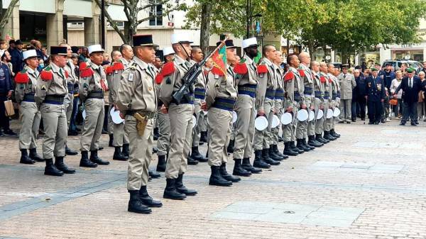 La section d’engagés volontaires avant la remise du Képi blanc