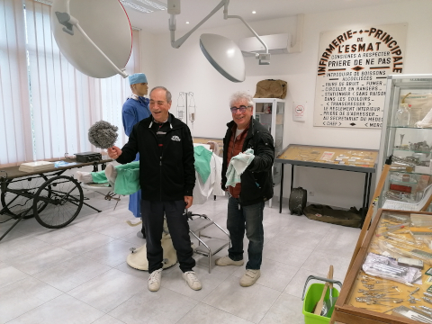 Two Jean-François in the medical room