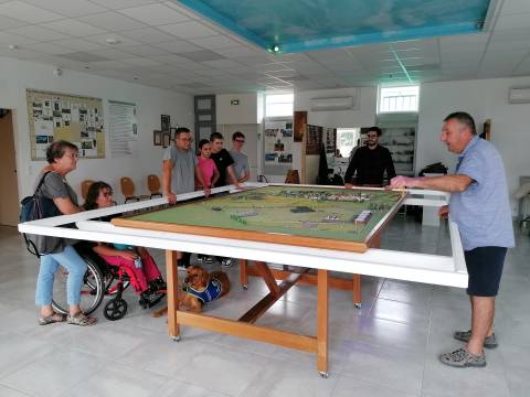 Our volunteers at work, Frédéric (with Jérémy in training)