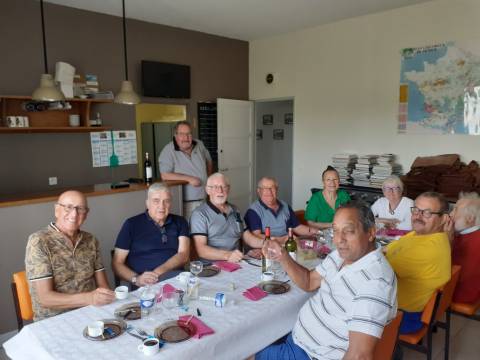 The participants with the reinforcement of Bruno who came to prepare the late afternoon meeting