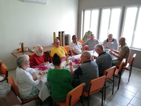 The participants with the reinforcement of Bruno who came to prepare the late afternoon meeting