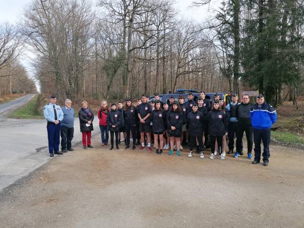 Les cadets, le colonel commandant le groupement, l’encadrement des cadets et des membres de l’association