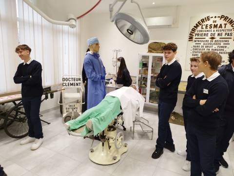 Les cadets dans la salle santé