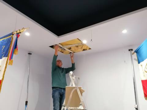 Repair of the ceiling in the flag room