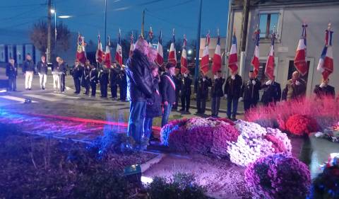 Laying of the wreath by les Amis de la Martinerie ©Marie Hetzel