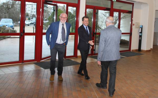 Le président et le vice président accueillent le préfet