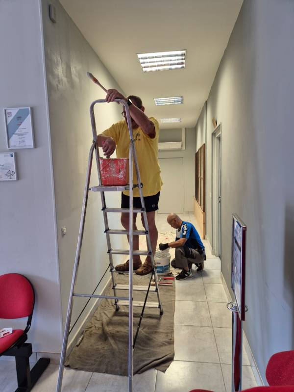 La rénovation du couloir par Antoine et Jean-François