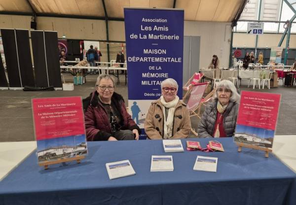 Francine, notre secrétaire entre les deux Marie Claude
